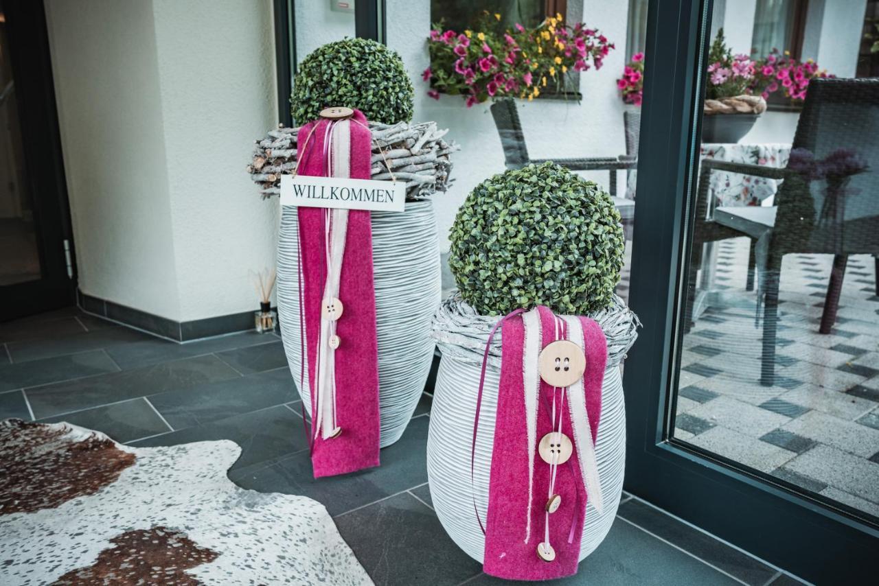 Hotel Garni Romantika Санкт-Леонгард-ім-Пітцталь Екстер'єр фото