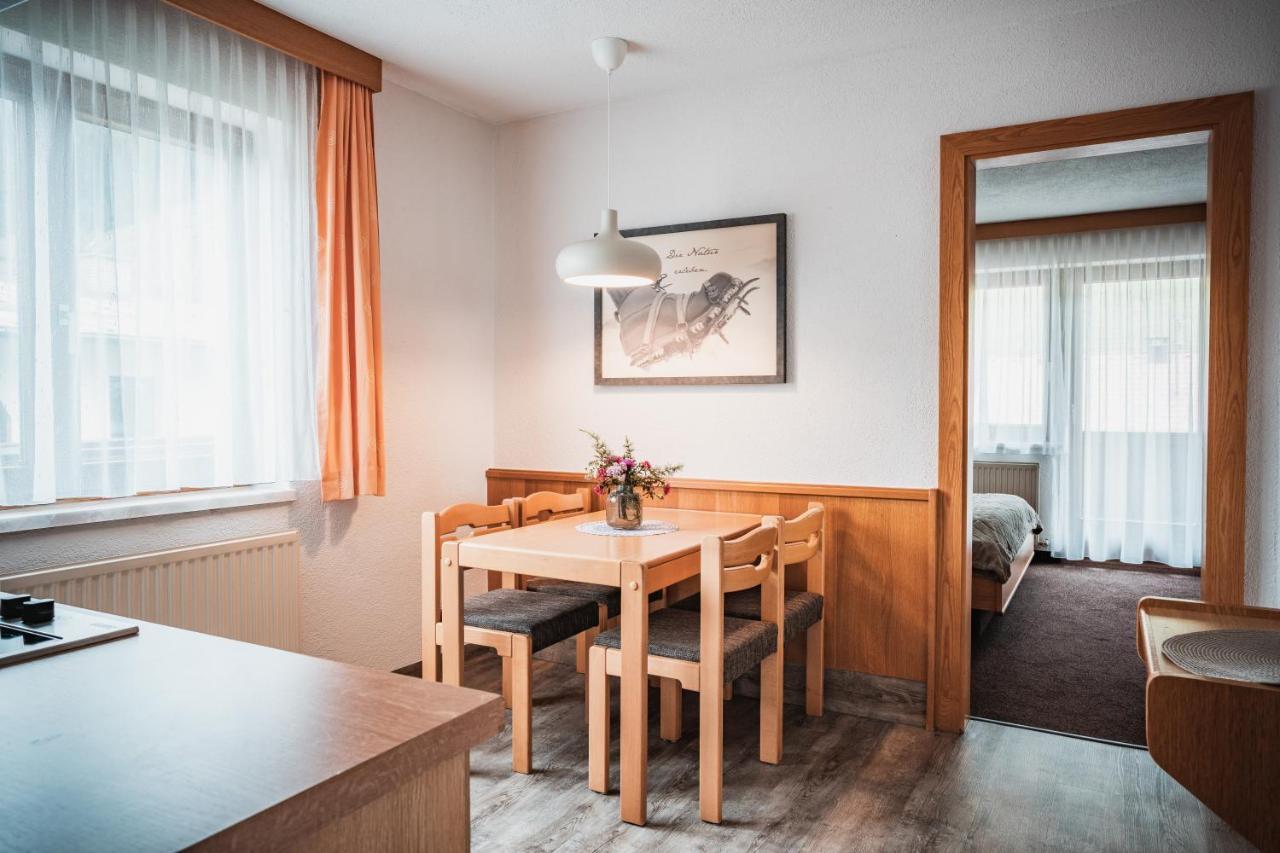 Hotel Garni Romantika Санкт-Леонгард-ім-Пітцталь Екстер'єр фото