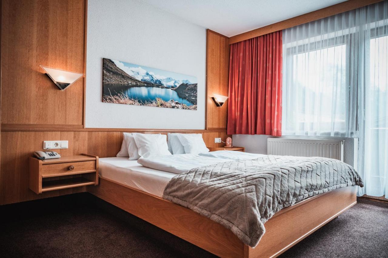 Hotel Garni Romantika Санкт-Леонгард-ім-Пітцталь Екстер'єр фото