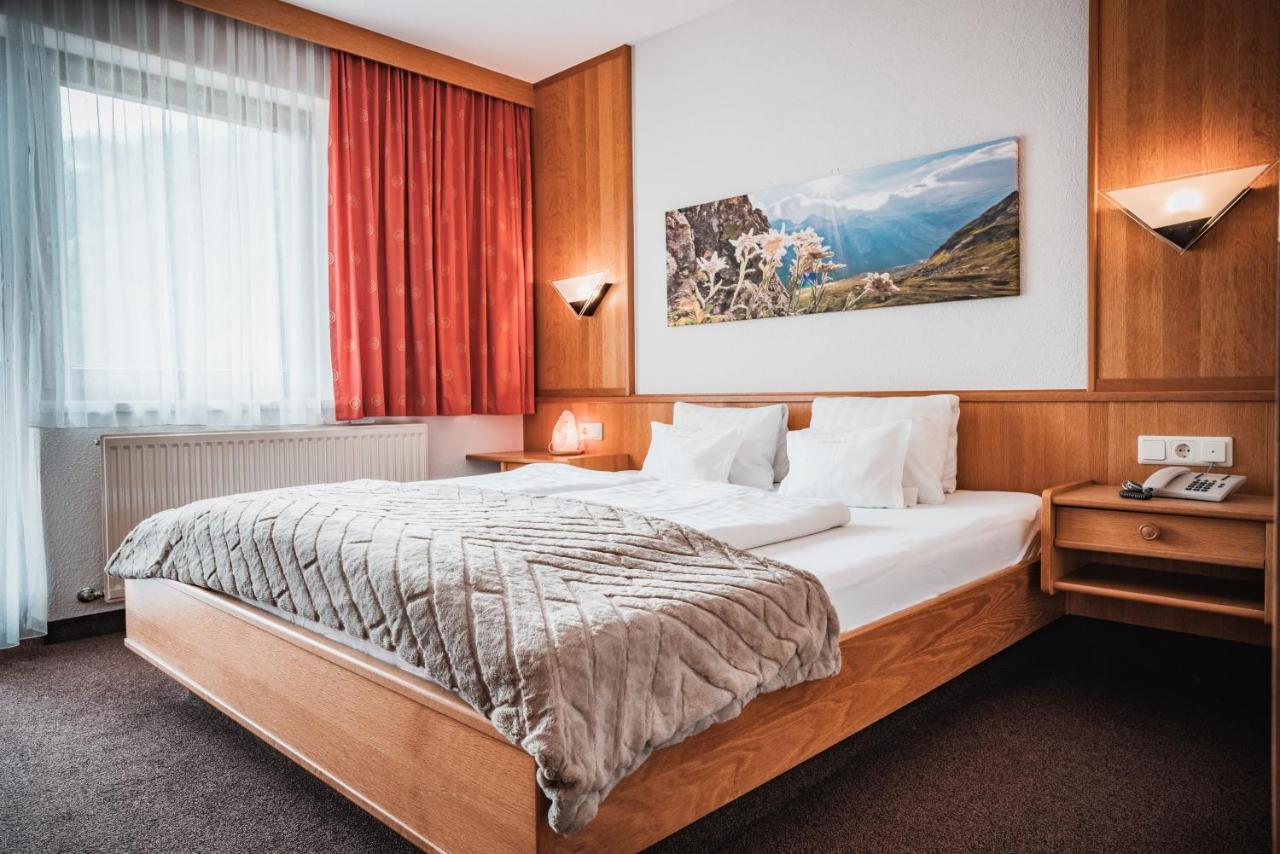 Hotel Garni Romantika Санкт-Леонгард-ім-Пітцталь Екстер'єр фото