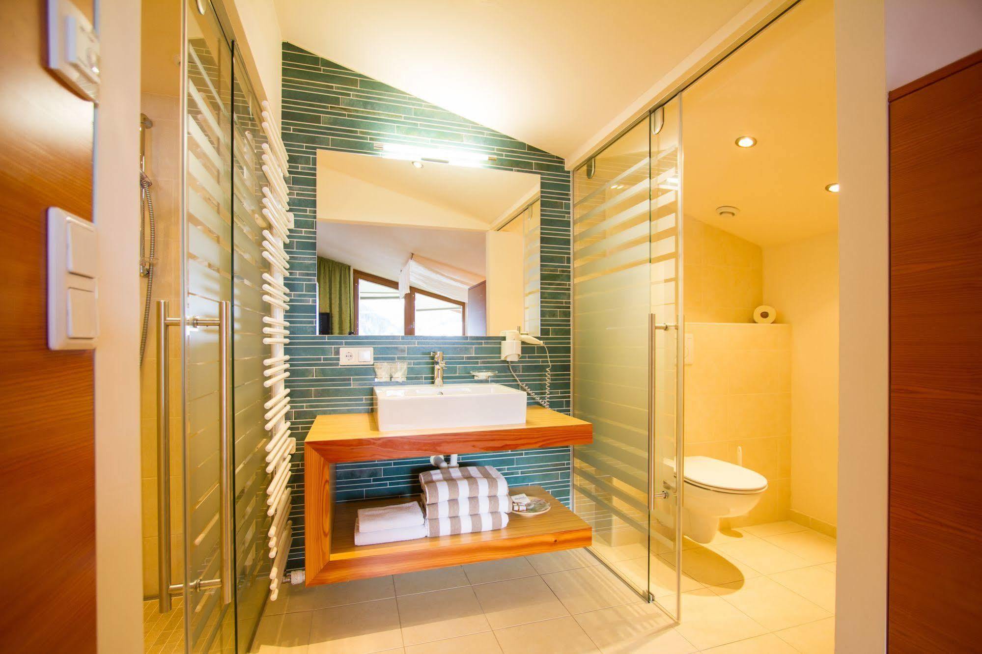 Hotel Garni Romantika Санкт-Леонгард-ім-Пітцталь Екстер'єр фото