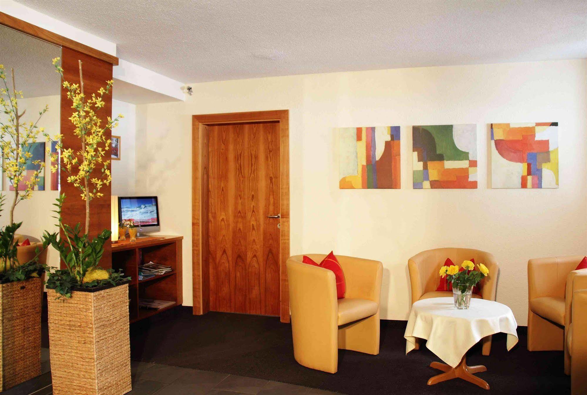 Hotel Garni Romantika Санкт-Леонгард-ім-Пітцталь Екстер'єр фото